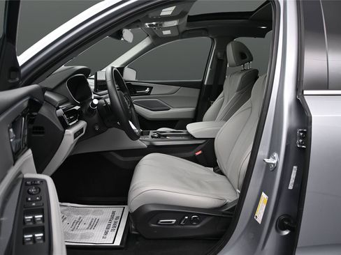Certified 2026 Acura MDX FWD w/ Technology Package image 7