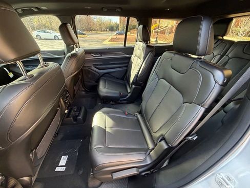 New 2025 Jeep Grand Cherokee L Limited w/ Luxury Tech Group II AWD/4WD image 12