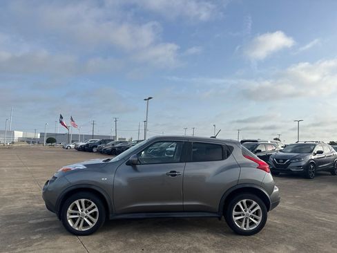 Used 2011 Nissan Juke SL FWD image 12