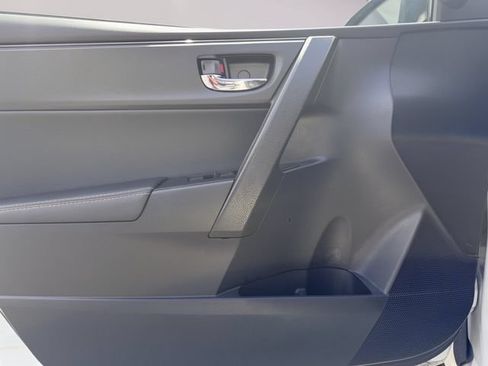 Used 2017 Toyota Corolla SE FWD image 12