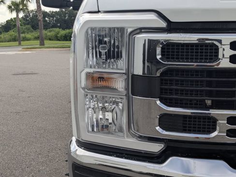 Used 2025 Ford F350 XLT AWD/4WD image 11