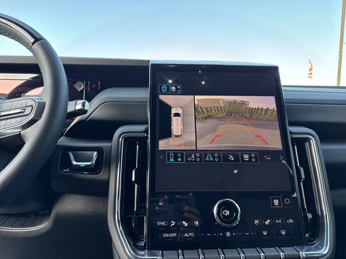 New 2026 GMC Yukon XL Denali w/ Denali Reserve Package image 25