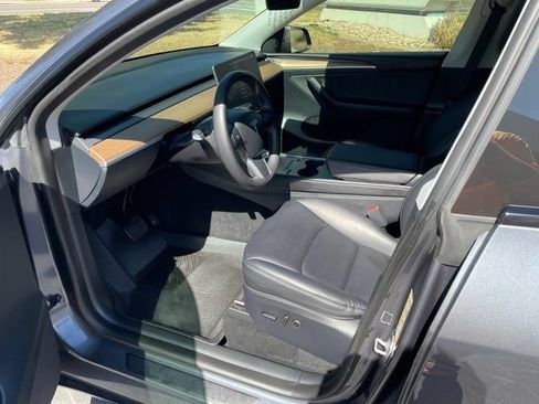 Used 2023 Tesla Model Y Long Range AWD/4WD image 11
