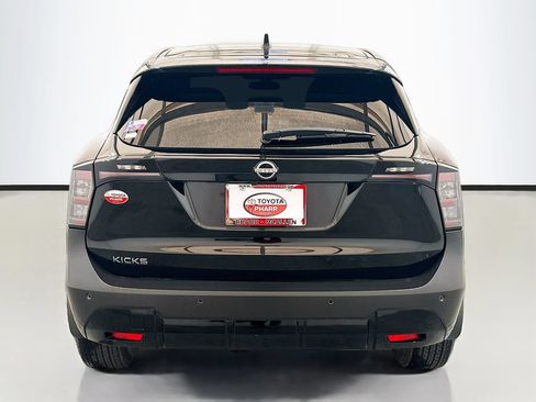 Used 2025 Nissan Kicks SV FWD image 5