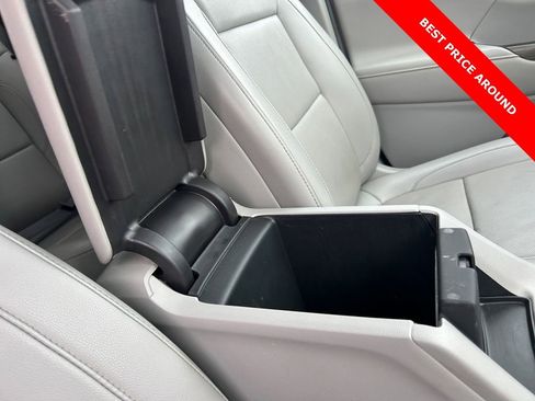 Used 2023 GMC Acadia SLT w/ Technology Package image 29