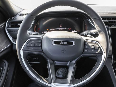 New 2025 Jeep Grand Cherokee Limited image 26