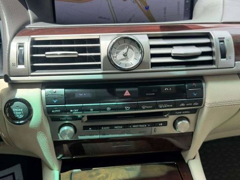 Used 2016 Lexus LS 460 w/ Comfort Package RWD image 34