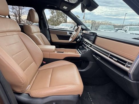 Used 2024 Hyundai Santa Fe Limited image 21