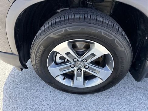 Used 2025 Honda Pilot EX-L image 10