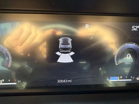 Used 2024 Jeep Grand Cherokee Altitude image 23