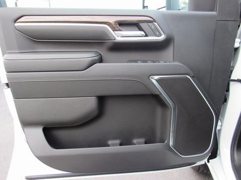 Used 2024 GMC Sierra 2500 SLE w/ SLE Convenience Package image 10