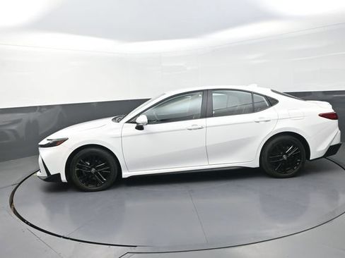 Used 2025 Toyota Camry SE w/ Convenience Package image 53