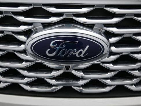 Certified 2023 Ford Explorer Platinum w/ Technology Package image 29