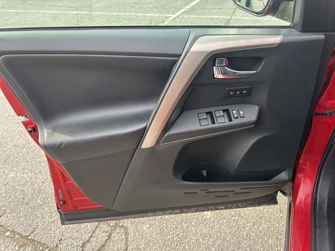 Used 2013 Toyota RAV4 Limited image 26