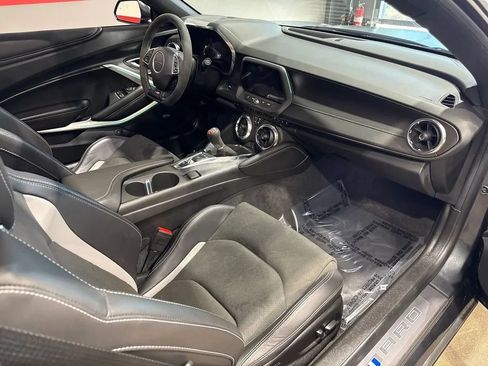 Used 2018 Chevrolet Camaro SS RWD image 84