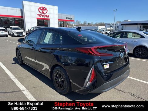 Used 2021 Toyota Prius Prime XLE image 5