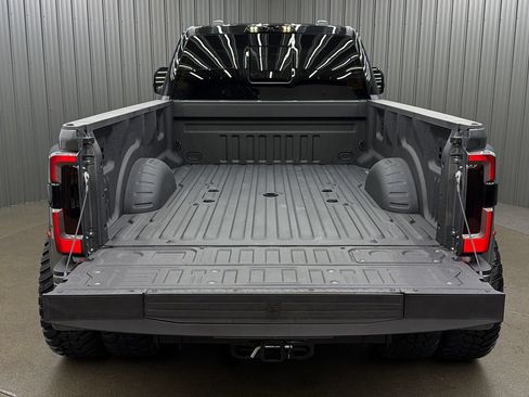 Used 2026 Ford F450 Platinum w/ FX4 Off-Road Package AWD/4WD image 18