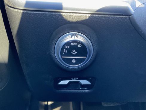 Used 2022 Mercedes-Benz C 300 4MATIC Sedan image 33