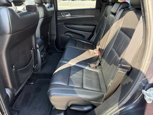 Used 2015 Jeep Grand Cherokee Limited w/ Trailer Tow Group IV AWD/4WD image 18