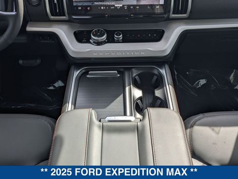 New 2025 Ford Expedition Max Active image 23