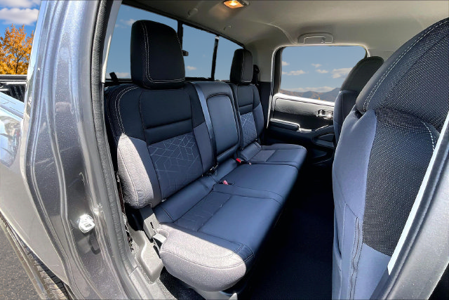 New 2026 Nissan Frontier SV w/ Tow Package RWD image 8