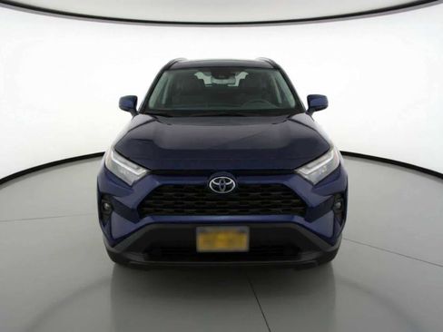 Used 2023 Toyota RAV4 XLE Premium image 3