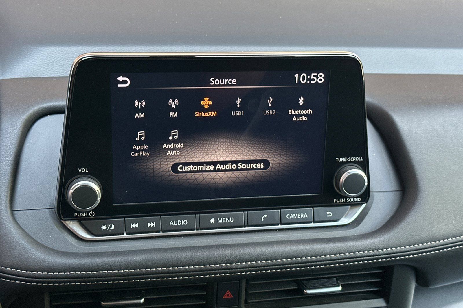 Used 2025 Nissan Rogue SV FWD image 25