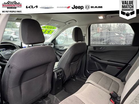 Used 2022 Ford Escape SE image 33
