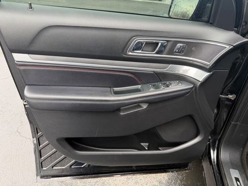 Used 2018 Ford Explorer Sport w/ Equipment Group 401A image 8