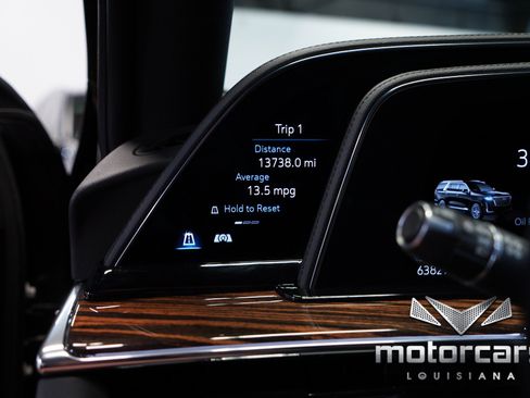 Used 2022 Cadillac Escalade Luxury RWD image 37