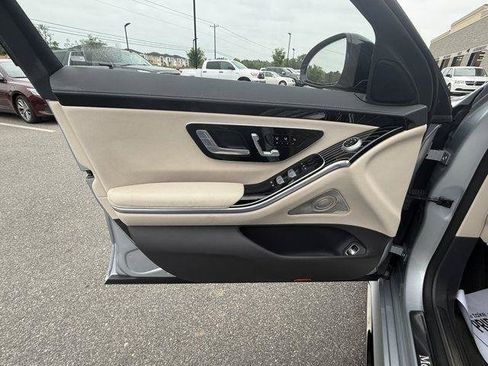 Used 2023 Mercedes-Benz S 580 4MATIC Sedan image 16