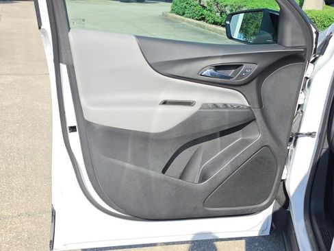 Used 2024 Chevrolet Equinox LS w/ LS Convenience Package FWD image 16