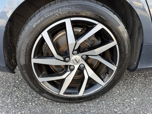 Used 2020 Volvo S60 T6 Momentum w/ Protection Package image 10