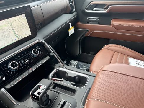New 2026 GMC Sierra 1500 Denali Ultimate w/ LPO, Black Badging Package AWD/4WD image 24