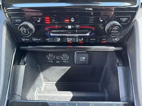 Used 2023 Jeep Grand Cherokee Limited AWD/4WD image 24