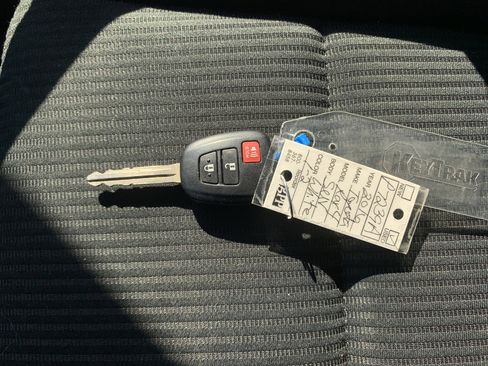 Used 2016 Toyota RAV4 LE image 37