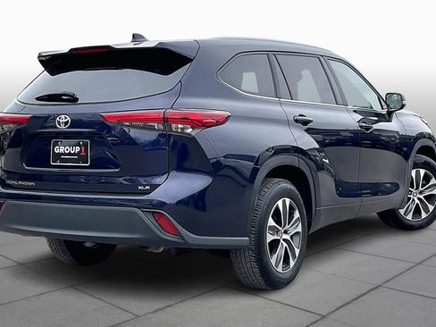 Used 2023 Toyota Highlander XLE FWD image 13