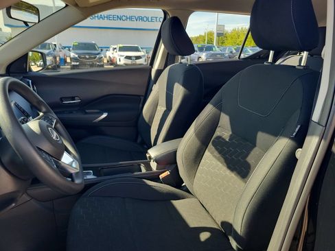 Used 2024 Nissan Kicks SV FWD image 6