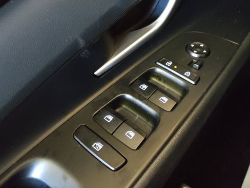 Used 2025 Hyundai Elantra SE FWD image 27