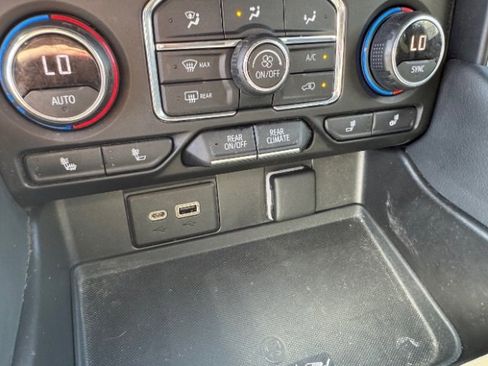 Used 2021 Chevrolet Tahoe Z71 w/ Z71 Off-Road Package image 40