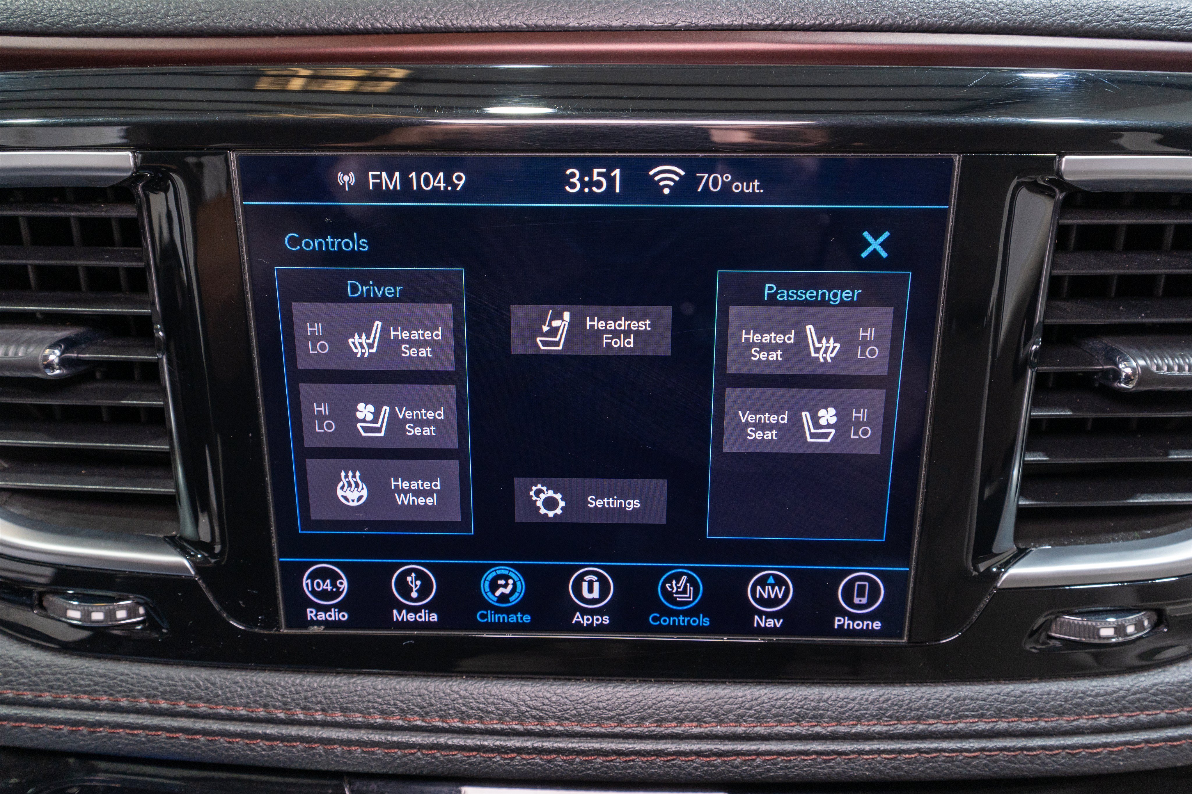 Used 2019 Chrysler Pacifica Limited w/ Tire & Wheel Group FWD image 20