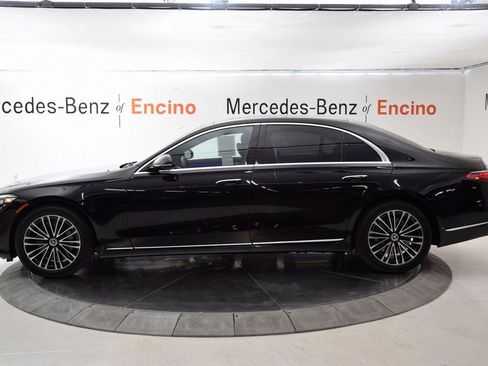 Used 2025 Mercedes-Benz S 580 4MATIC Sedan image 3