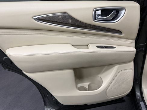 Used 2013 INFINITI JX35 AWD w/ Premium Pkg image 38