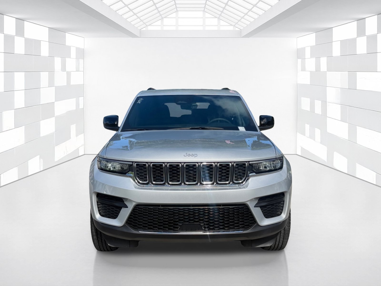 Used 2025 Jeep Grand Cherokee Laredo w/ MOPAR Finishing Package RWD image 2