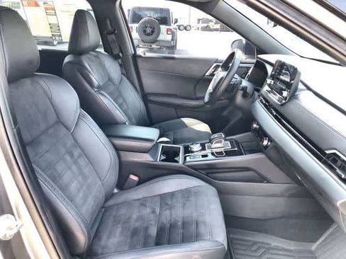 Used 2023 Mitsubishi Outlander SE Black Edition AWD/4WD image 18