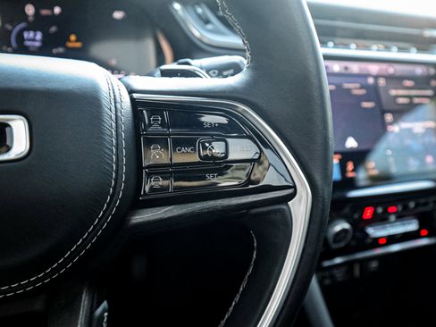 Used 2022 Jeep Grand Cherokee L Overland image 20