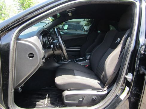 Used 2019 Dodge Charger Scat Pack RWD image 17
