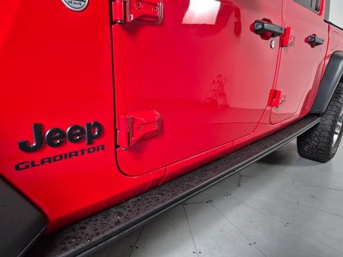 Used 2020 Jeep Gladiator Sport w/ Quick Order Package 24S AWD/4WD image 12