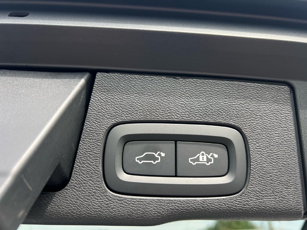 Certified 2026 Volvo XC60 B5 Plus AWD/4WD image 29