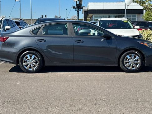 Used 2019 Kia Forte Sedan FWD image 3